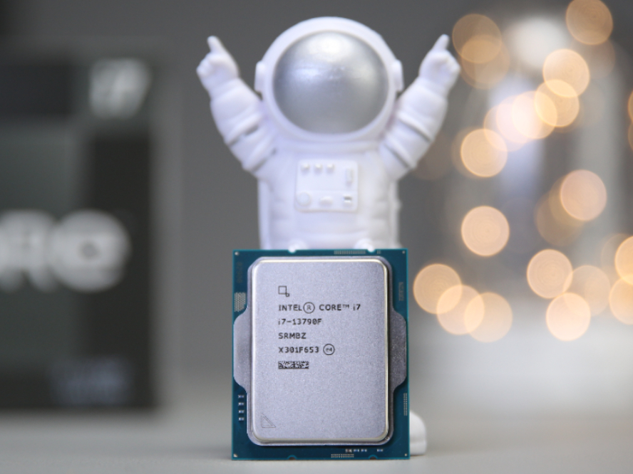 i7-13790