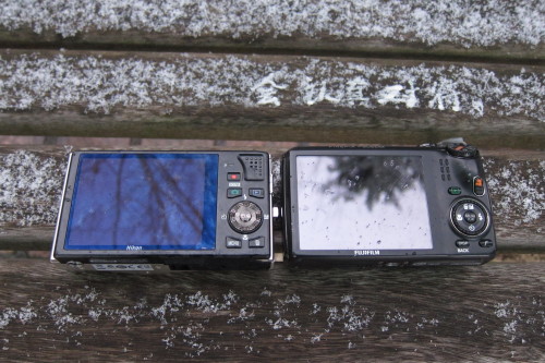 3058000