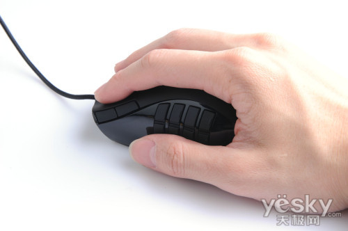 ۻ֮ Razer Naga Molten MMO