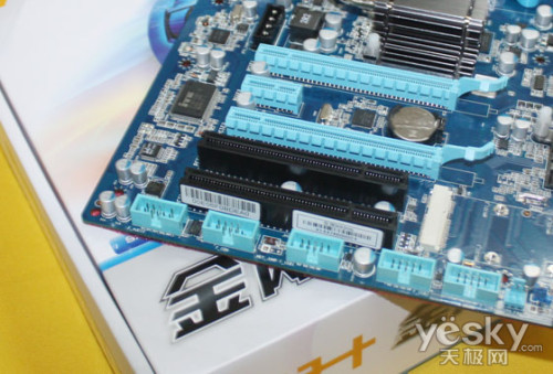 ͨ890GXƽ̨4  799R890GSSD