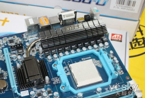 ͨ890GXƽ̨4  799R890GSSD