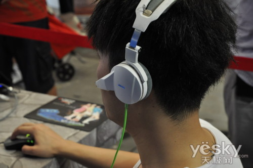 ChinaJOY2011:AKGõ羺绢