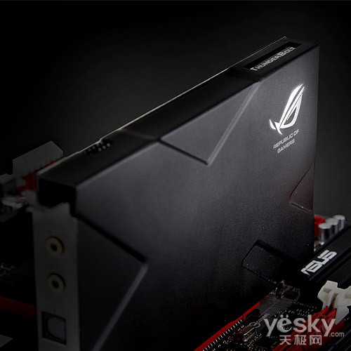 Description: F:\Business\TRENDS\ASUS Project\References\ROG Series\Crosshair V Formula Thunderbolt\Ʒ (3).jpg