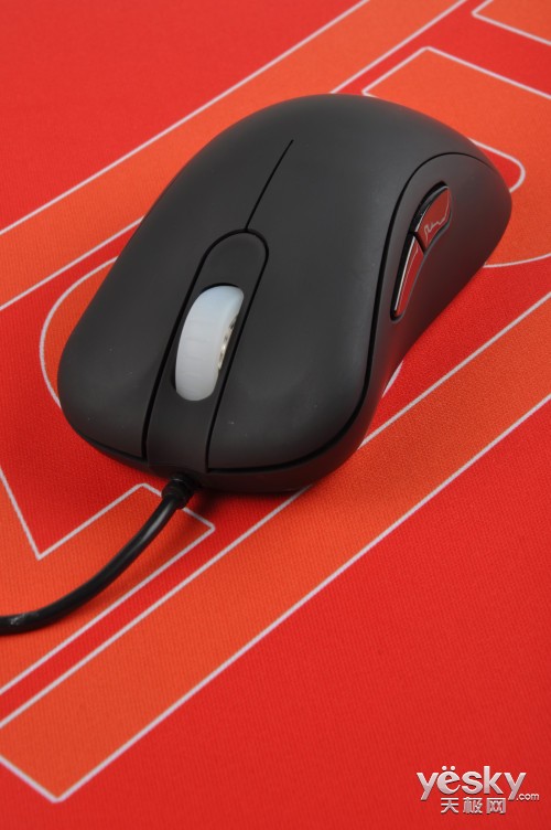 ٴ䷶ ZOWIE G-CM