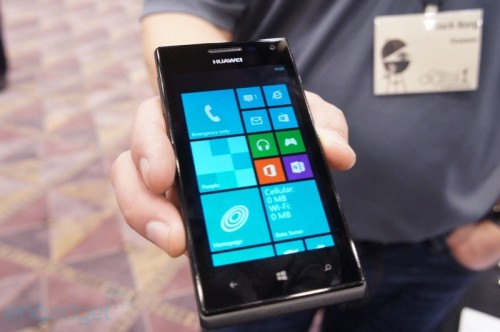 4˫WP8 ΪW1CES2013ֳ