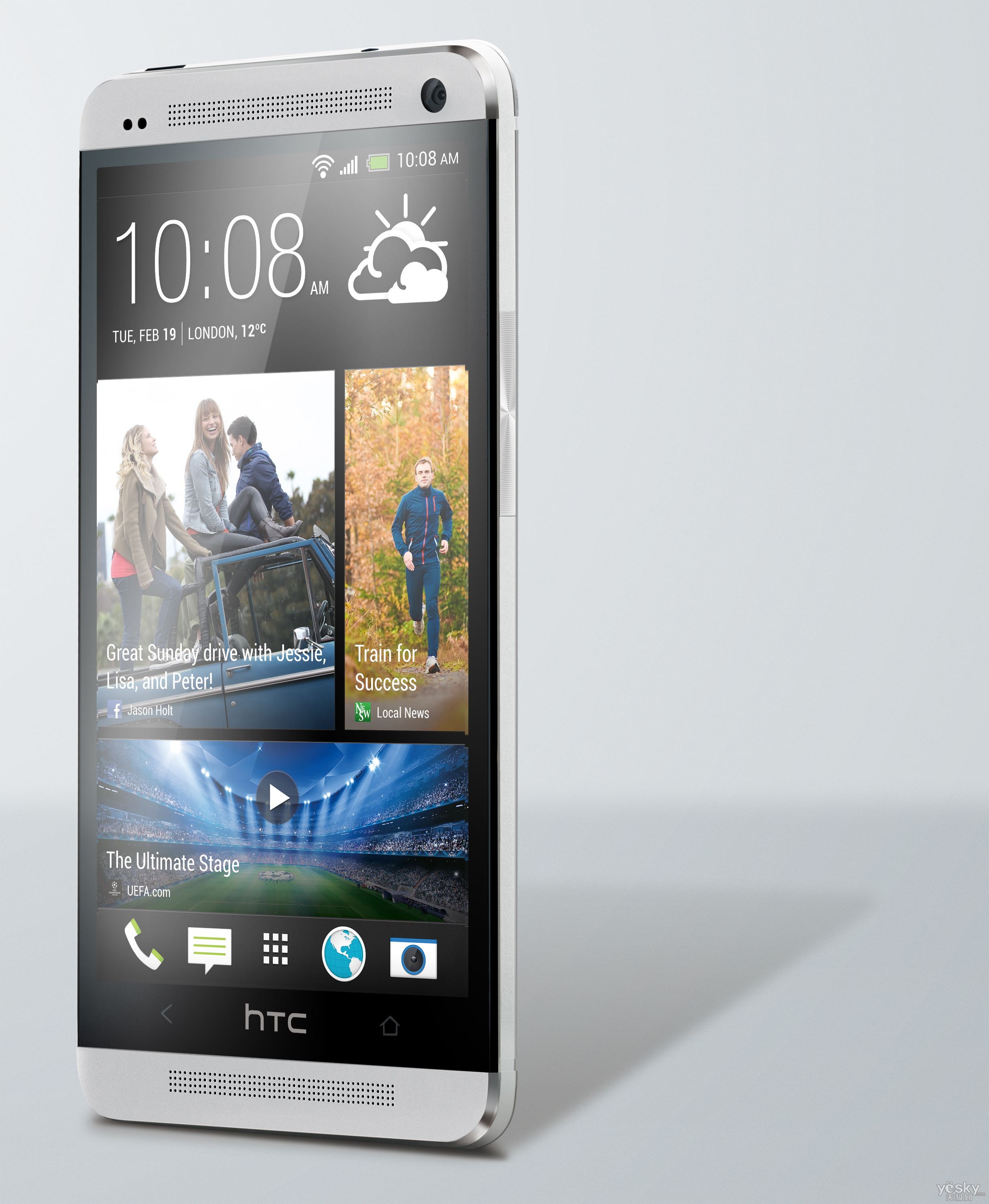 Compress_HTC One silver 34 Right Photo HiRGB V3