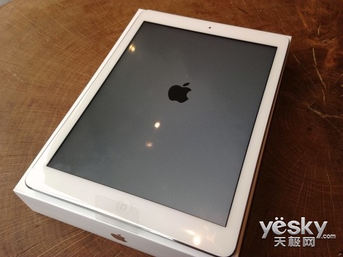 Ӿ̨iPad Airɫ濪