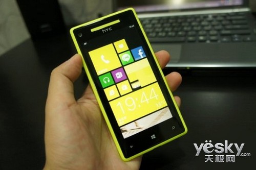 HTC 8X