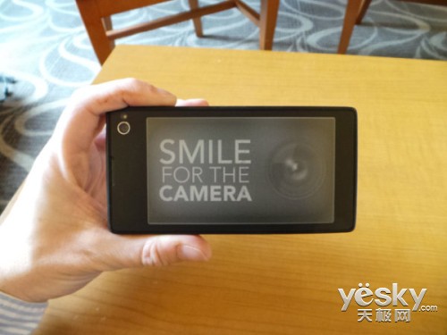 īˮֻ YotaPhone 