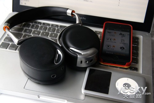 ֱ Parrot Zik߽