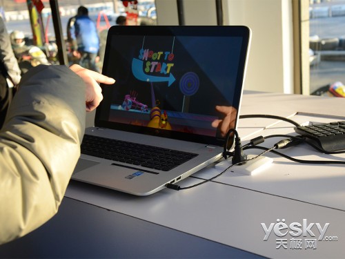 п HP ENVY17 Leap Motion SEͬ
