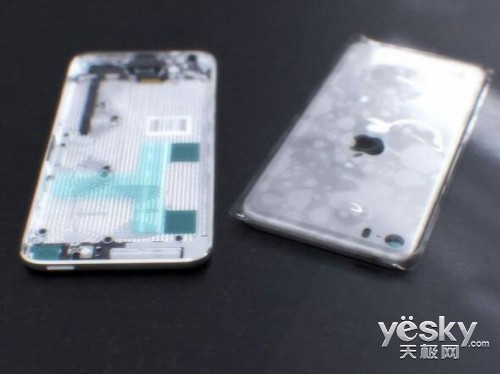 更轻更薄!国外网曝光新一代iPhone谍照图