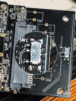 PCI-E SSDռ Asint̬Ӳ