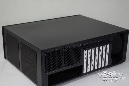 ͥFractal Design Node605