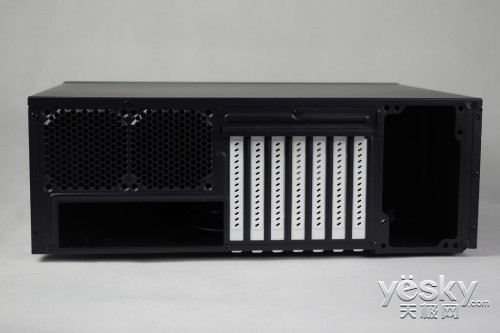 ͥFractal Design Node605