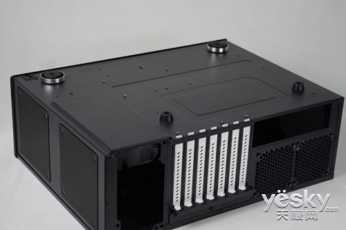 ͥFractal Design Node605