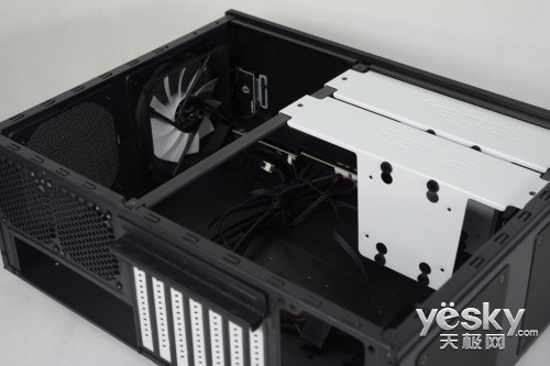 ͥFractal Design Node605