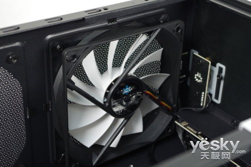 ͥFractal Design Node605