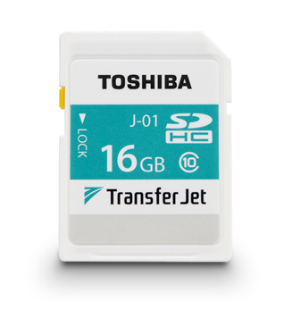 //www.toshiba-personalstorage.net/product/images/transferjet_sdhc/mainvis_img_01.png