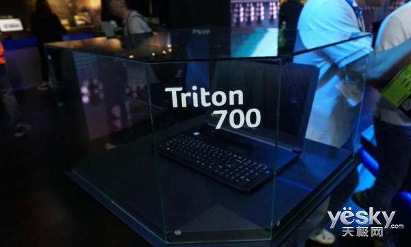 AcerƳᱡϷʵPredator Triton 700