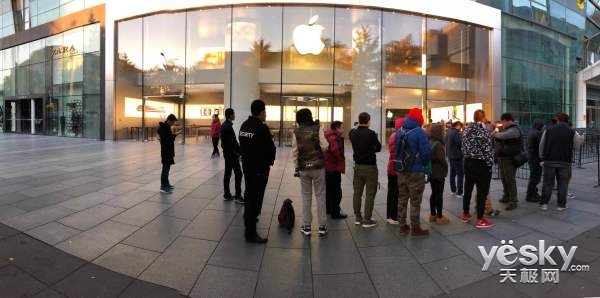 iPhoneX𱬿!AppleStoreǰŶӳ