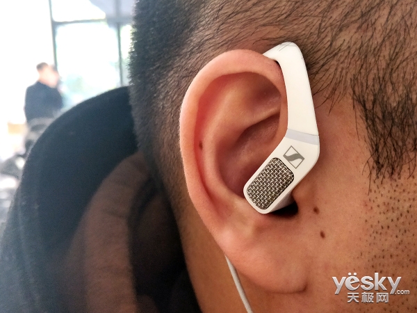 3DЧע SennheiserAMBEO Smart Headset