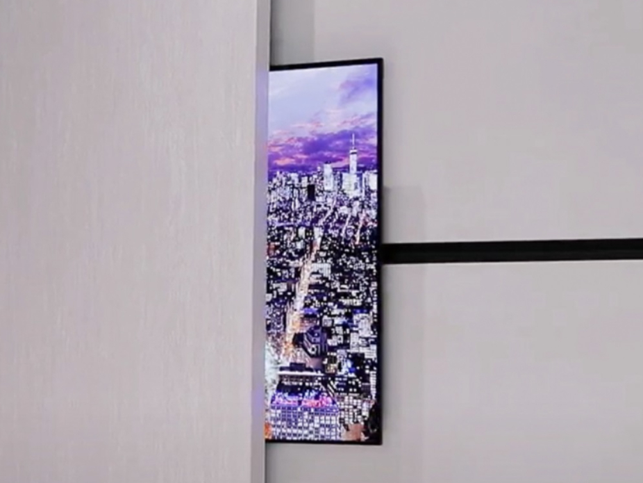 LG展示新款电视：55英寸OLED屏幕并配有滑轨
